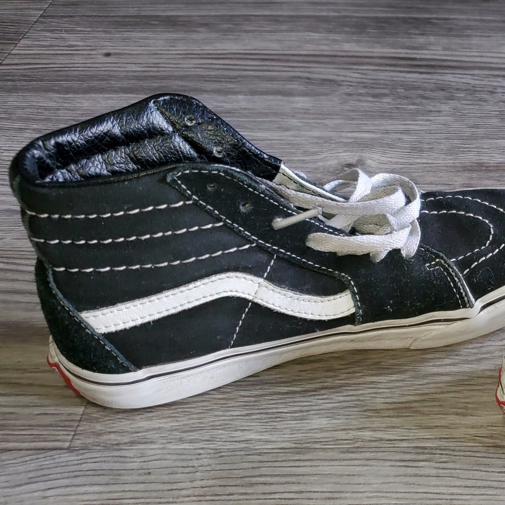 Vans - Picture 5 of 8